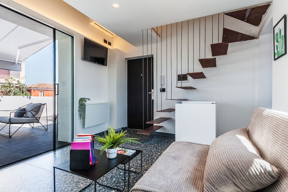 Grimaldi Terrace Apts by Wonderful Italy
