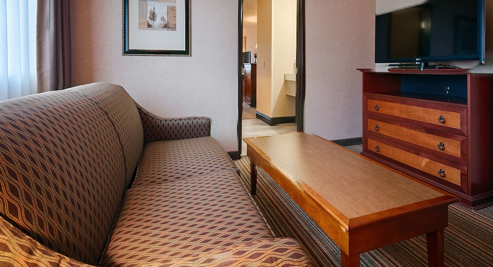 Best Western Plus Rama Inn & Suites