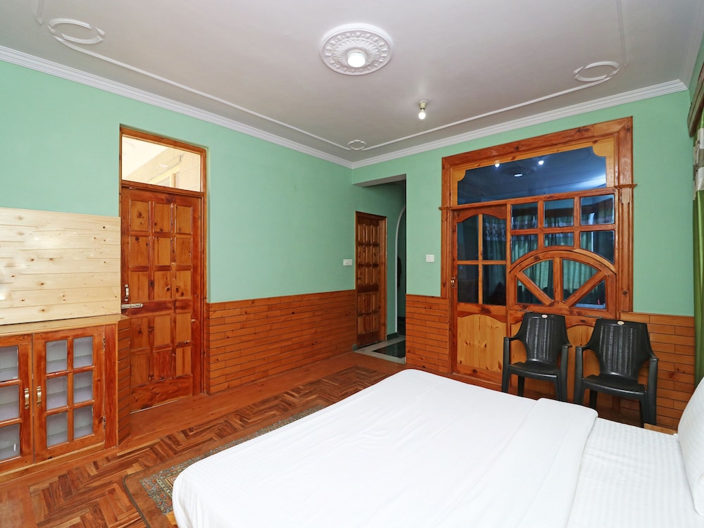 OYO 13743 Home Modern 2BHK Near Mall Road