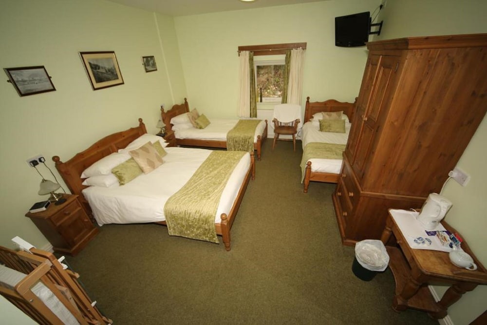 Ladybower Inn