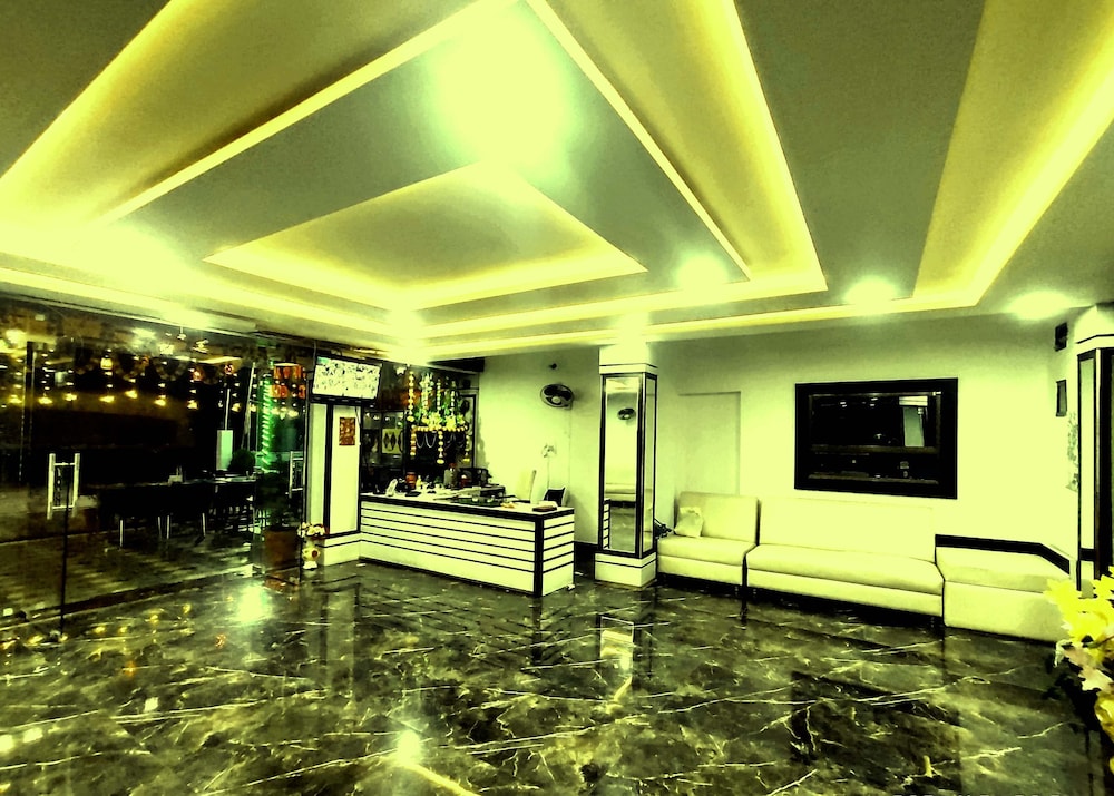 SHREE SIDDHI VINAYAK HOTEL & RESTAURANT