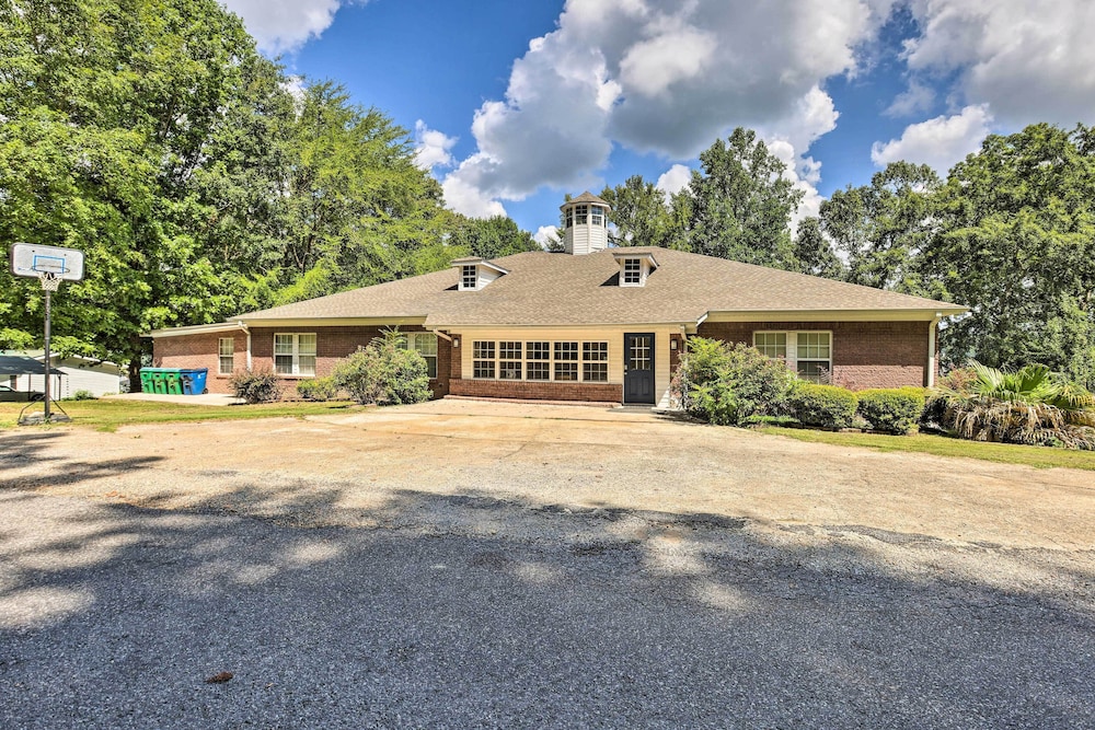 'the B Haus' Lakefront Retreat w/ Boat Ramp! view 3