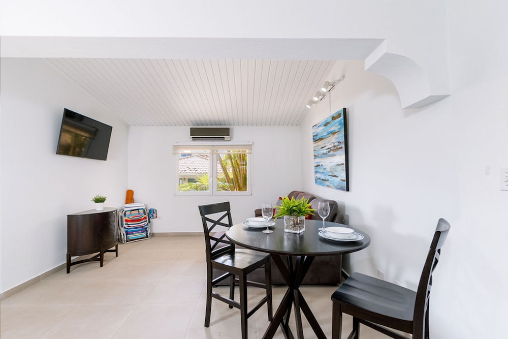 Across From Beach 1br- Sunset Suite Malmokbeach