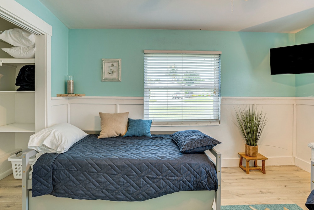 < 2 Mi to Punta Gorda Beach Park! Nautical Retreat