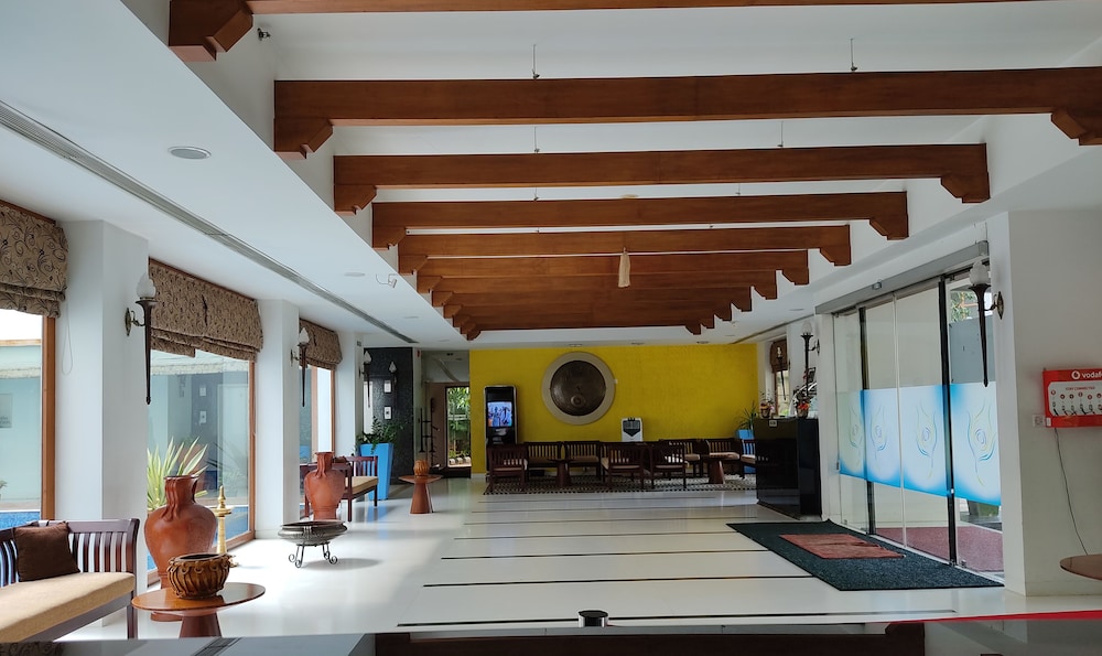 Hotel Devaragam