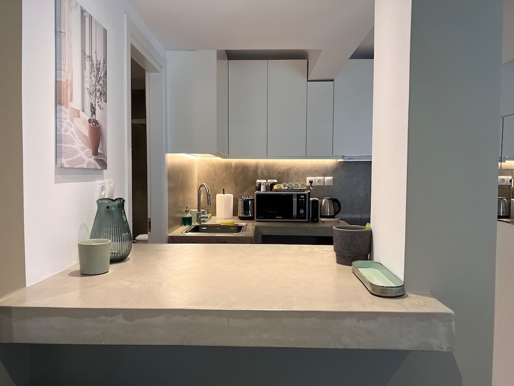Diego s Cozy Athens Apartment Walk to Acropolis