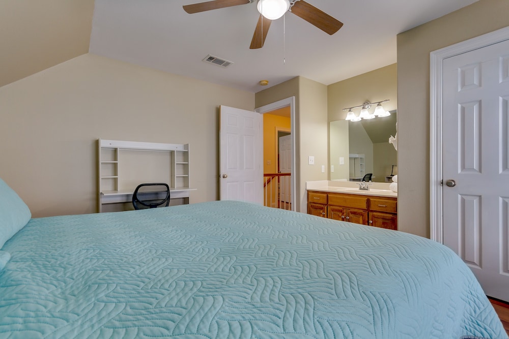 Orange Beach Family Duplex w/ Deck < 1 Mi to Shore view 5