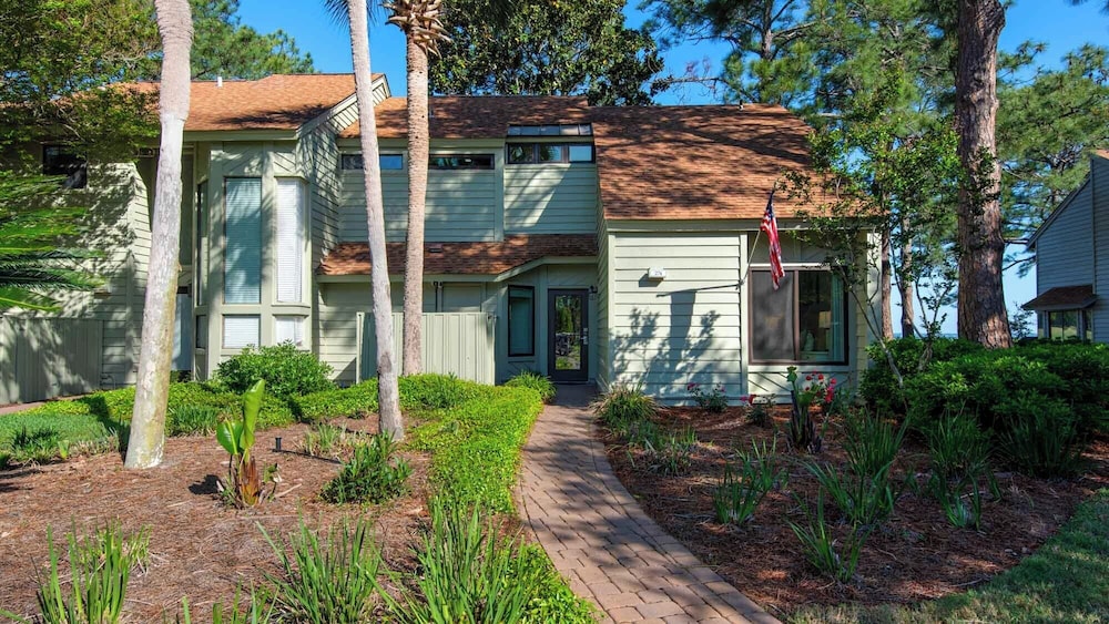 Waterfront Retreat in Sandestin w/ Golf Cart & Free Attraction Tickets!