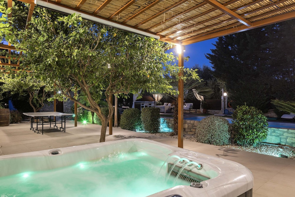 Maratho Villa - With Private Pool