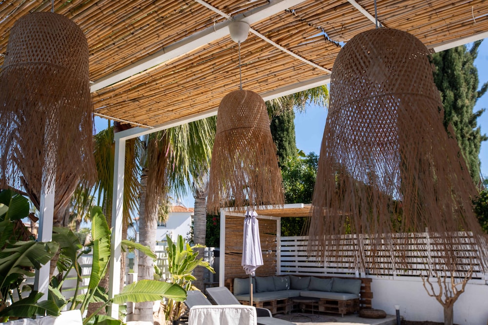 Phaedrus Living Luxury Villa Oceania
