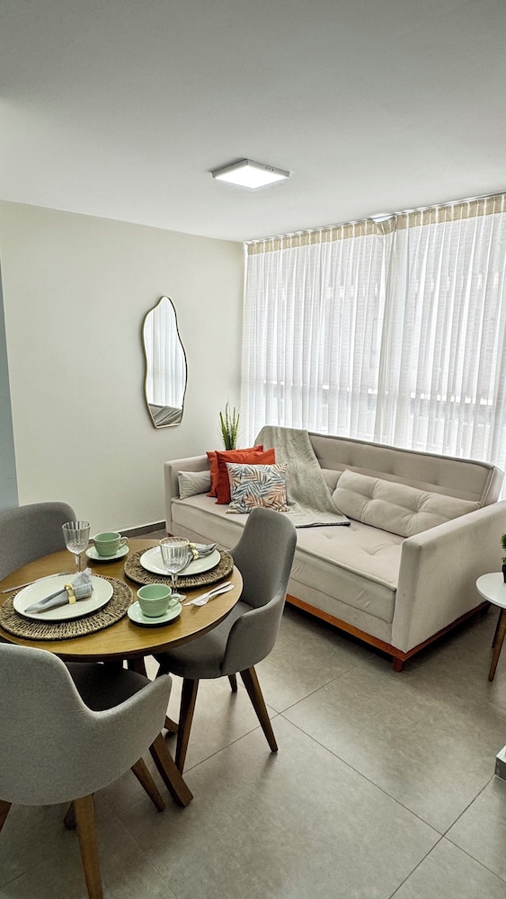 FLAT VIP SOLON MANAIRA