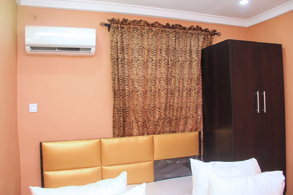 Starexx Luxury Apartment view 5