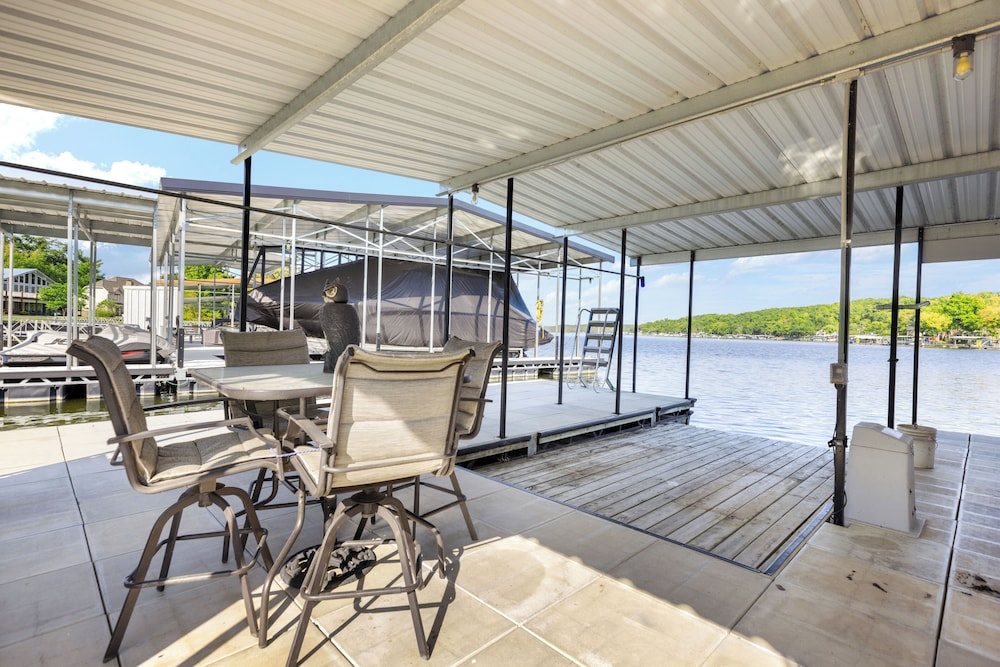 Gentle Slopes Retreat Fit For 12!