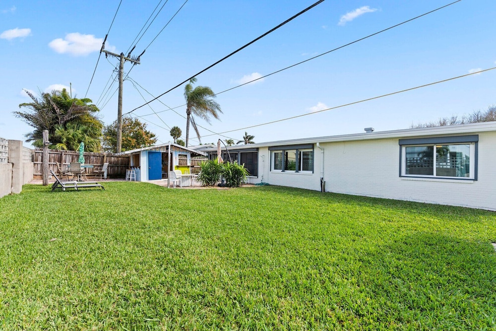 384 Harbor Drive