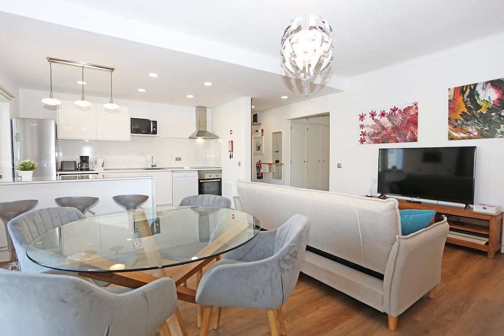 B61 - Carnation Sun Apartment in Lagos