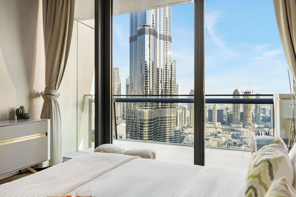 3BR Direct Access to Dubai Mall