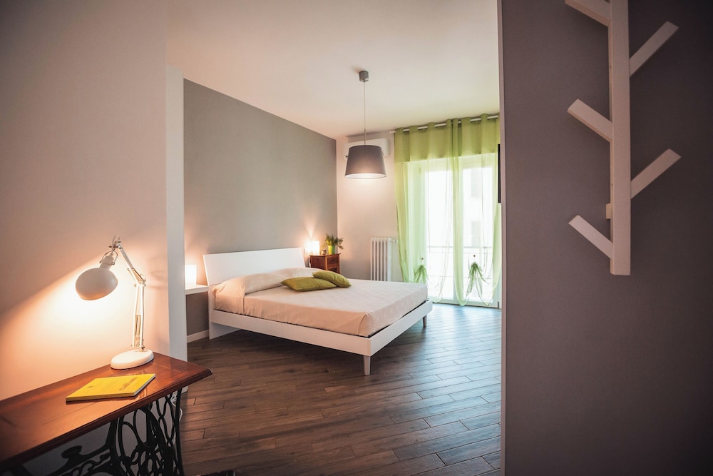 Guest House COLORS