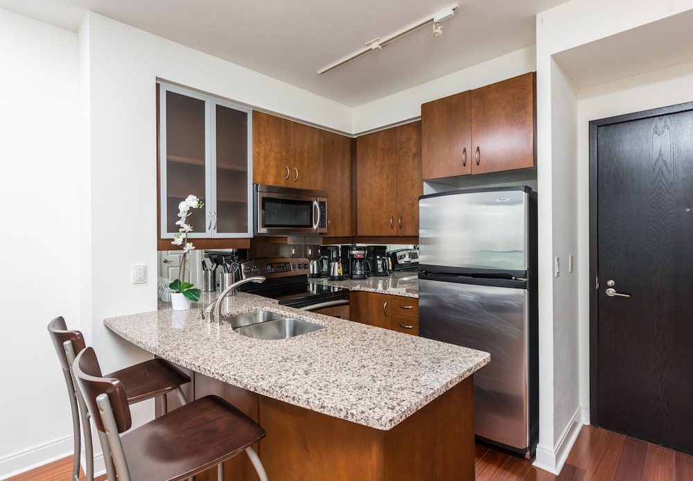 Entertainment District Suite - Image 2