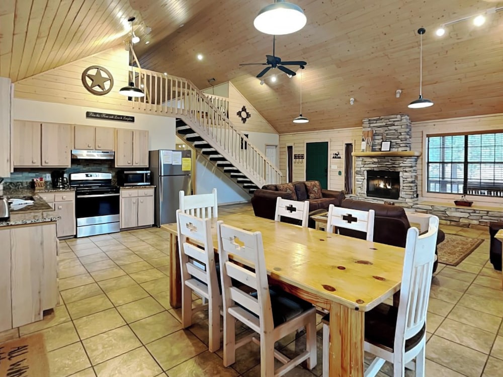 Wine N Pines by Ruidoso Vacation Rentals