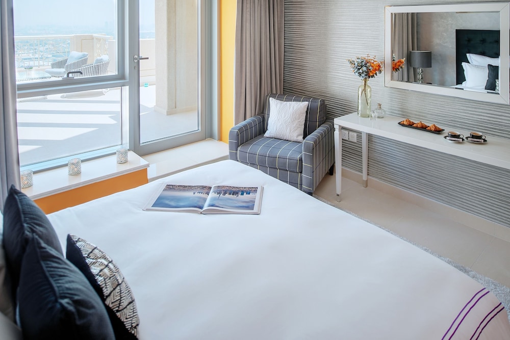 Dream Inn Dubai – 29 Boulevard with Private Terrace