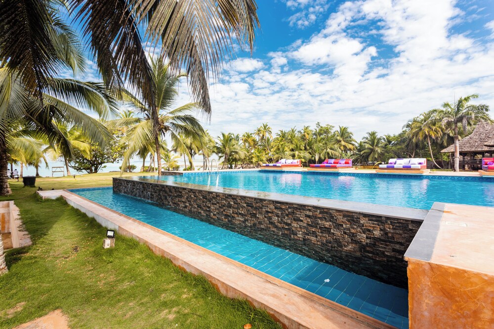 Lou Moon Eco-Luxury Resort