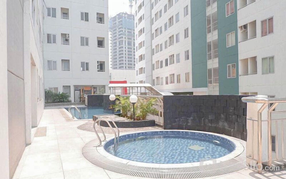 Modern Studio and Chic at Pavilion Permata Apartment
