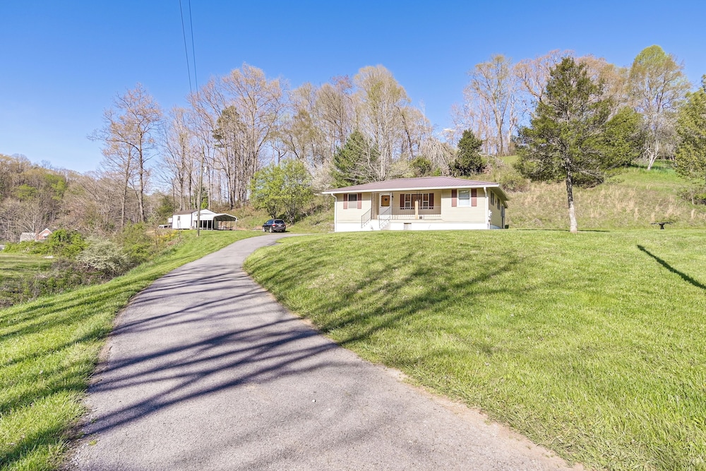 Home w/ Bunkroom: 2 Mi to Hatfield & Mccoy Trail