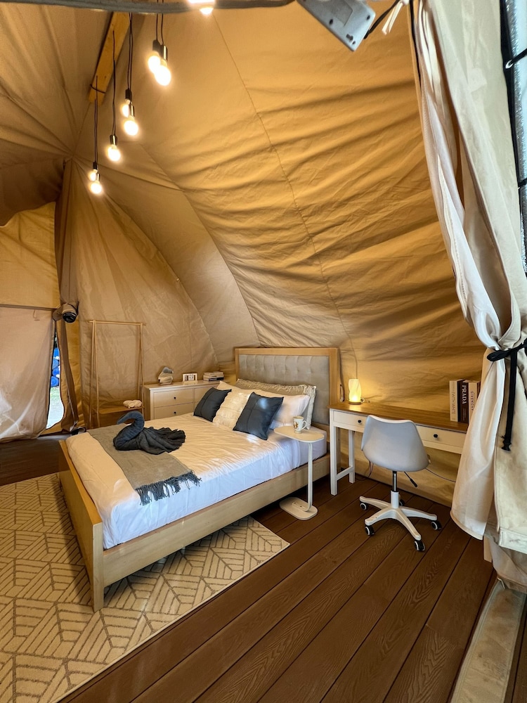 Floating Home in Reef Resort Unit 12