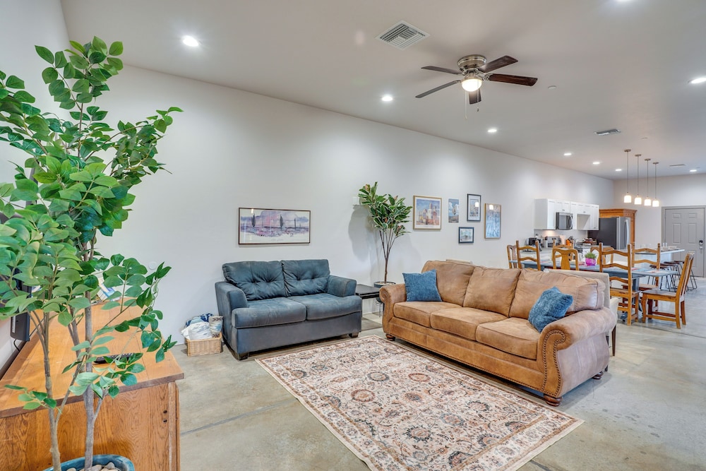 Patio & Shared Hot Tub: Tucson Fourplex Townhome!