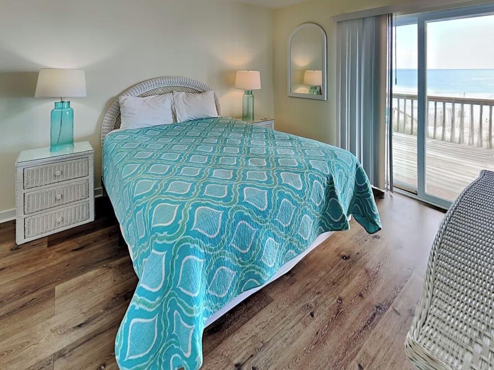 A Grande Green by Topsail Realty