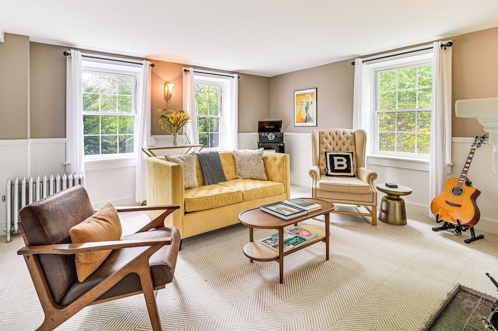 1 Mi to Vineyard: Serene Berkshires Country Escape