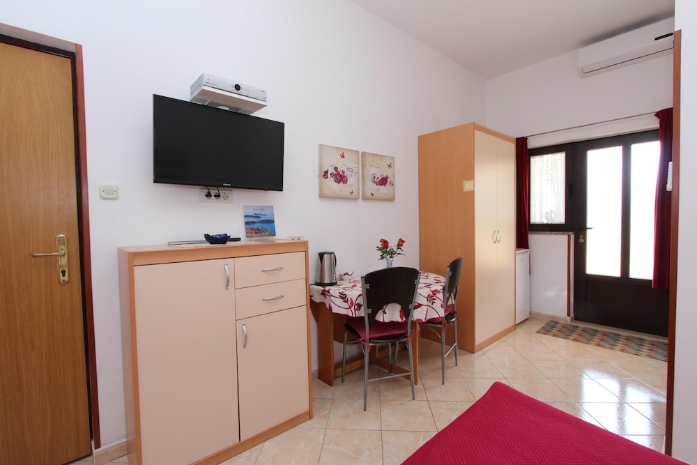 Guests House Lea