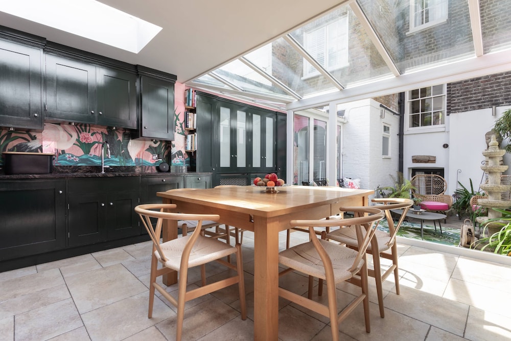 Molyneux Street II by Onefinestay