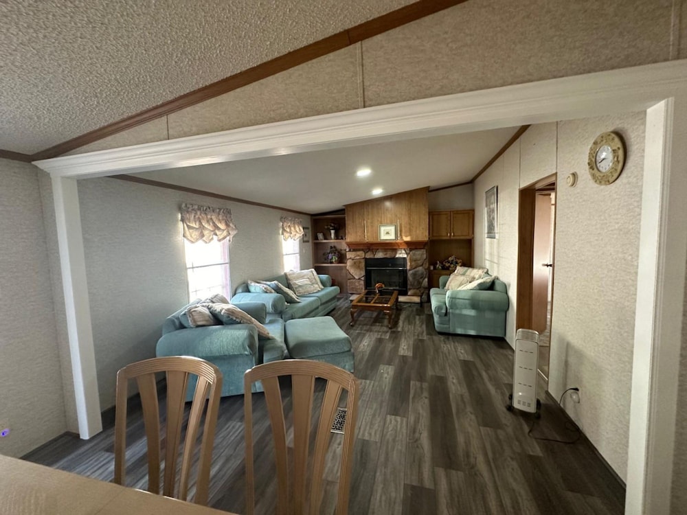 Secluded Lodge Farm Views 50 Acres Wifi