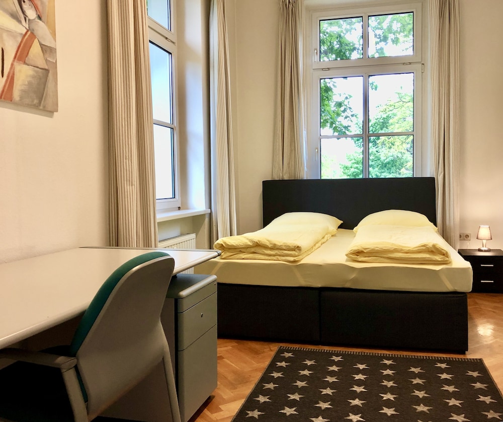Stadtvilla bei Peters Leipzig view 2