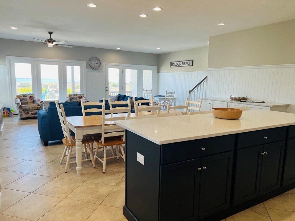 Avalon East- 5 Bedroom Home by RedAwning
