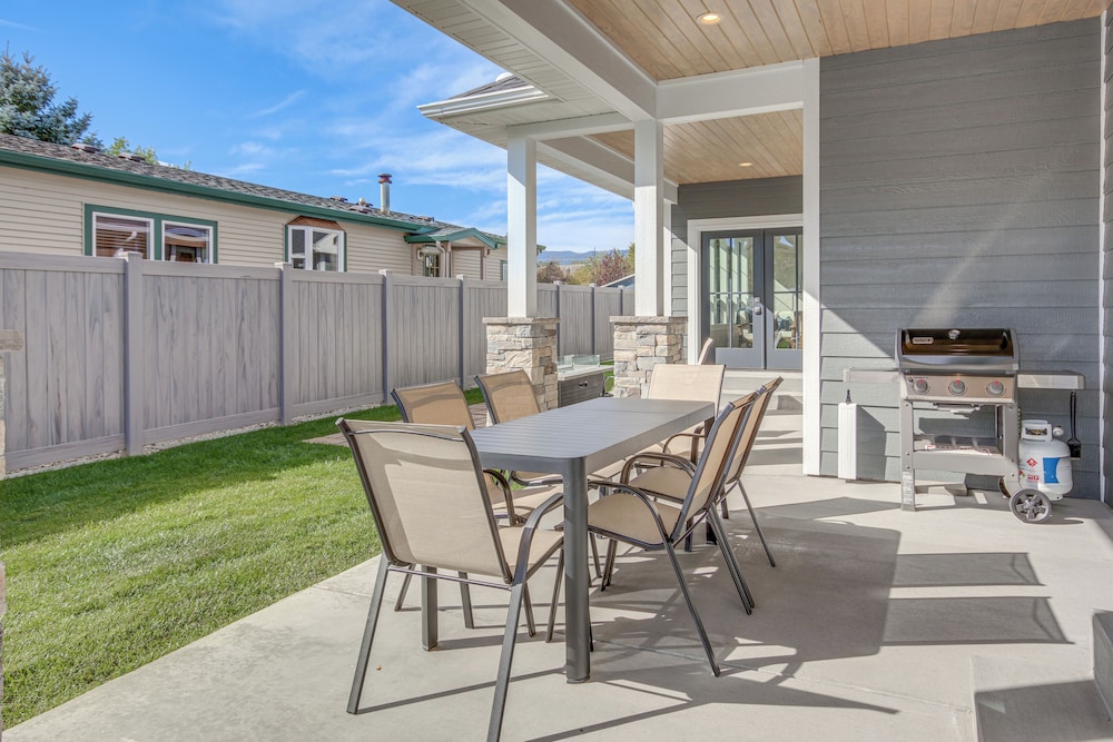 Red Lodge Home w/ Private Hot Tub & Fire Pit!