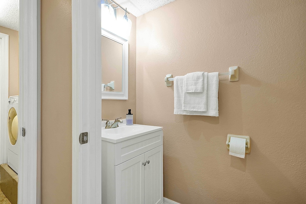 Near Disney & Universal: Family Retreat in Orlando