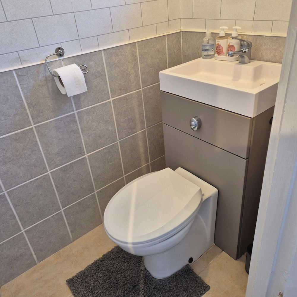 Swansea Serenity Retreat-3 bed House-large Garden