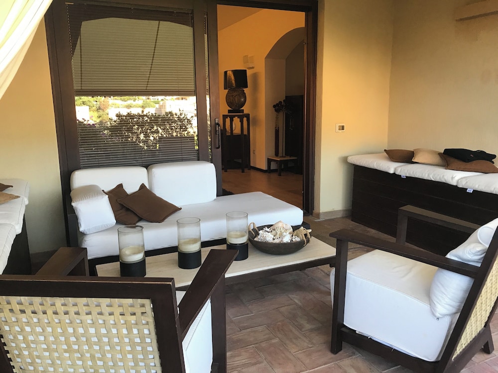 Beautiful Luxury Villa Located in Villasimius Near the Beaches photo 5