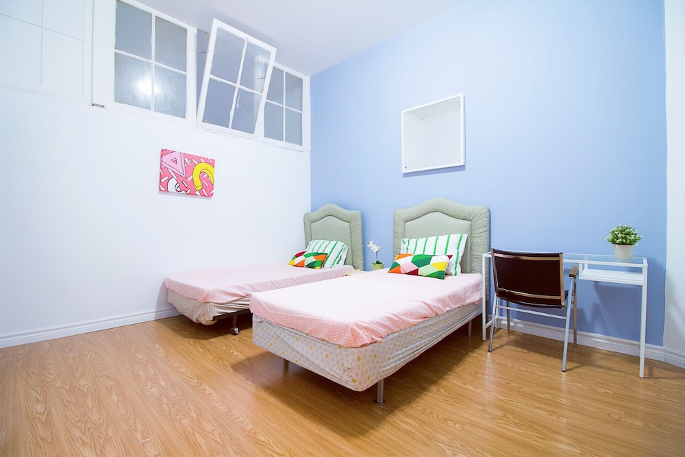 1 Bedroom Apartment near Kensington Market - Unit 4 - Image 2