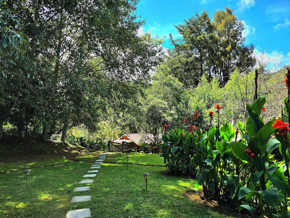 Hotel de Montaña Suria