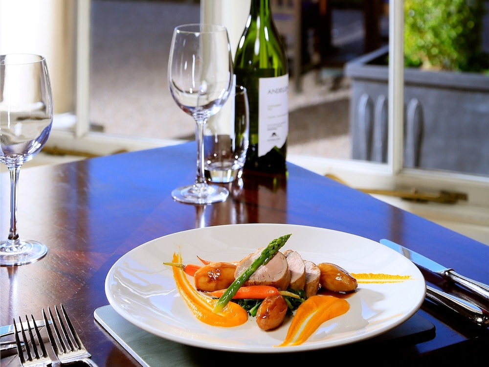 Penrith Vacations - Macdonald Leeming House - Property Image 6