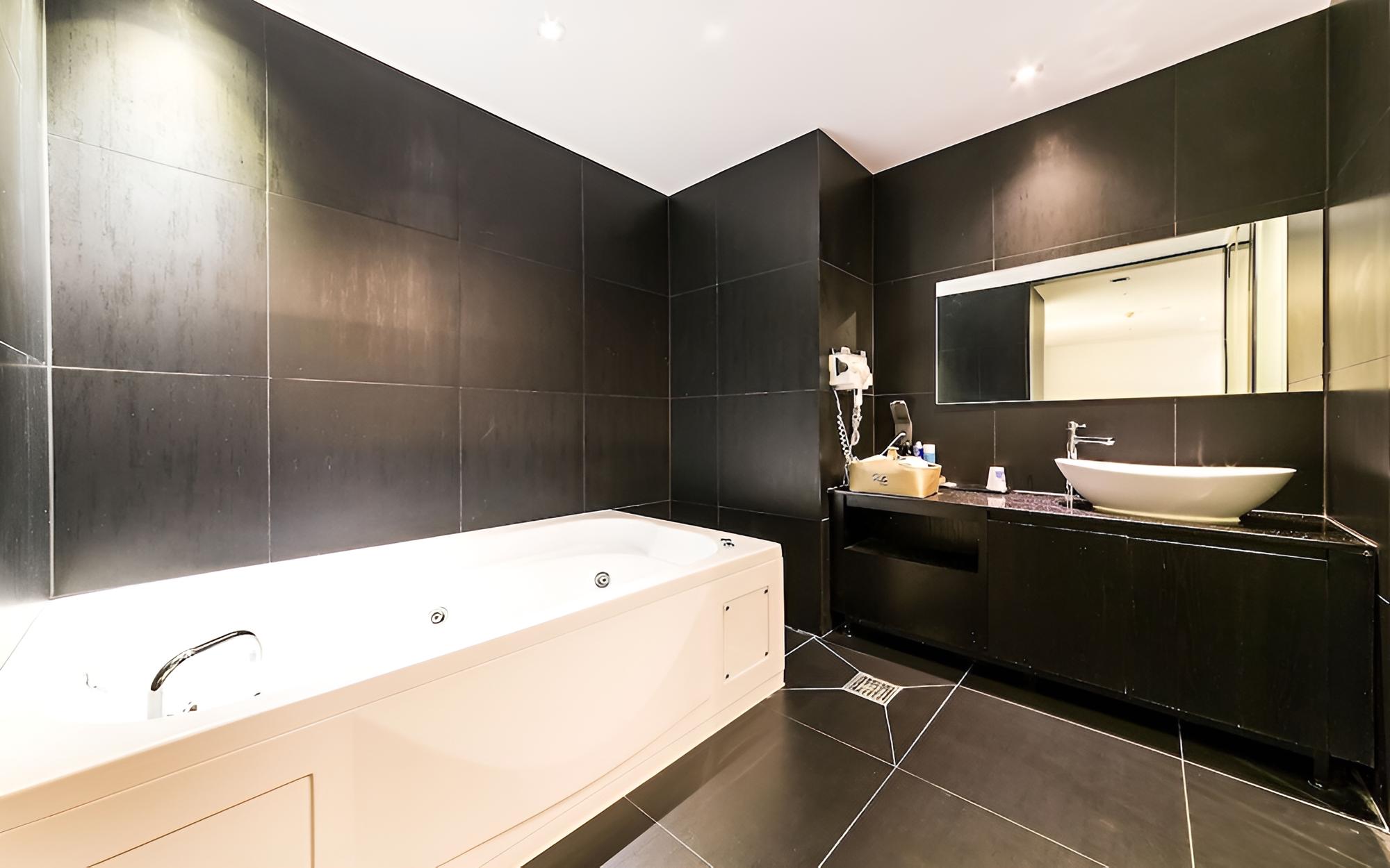 Incheon Ali Suite Hotel