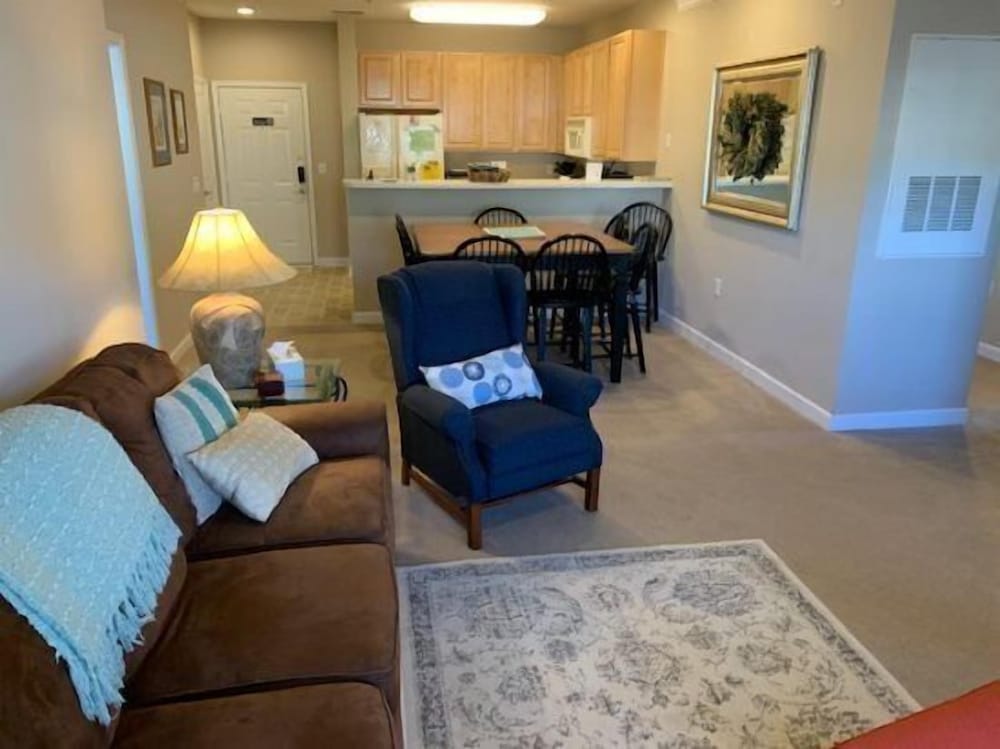 221-06 Woodlands Way - Property Image 1