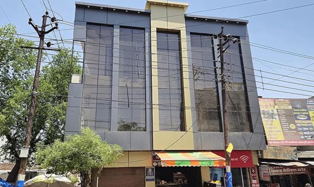Fabhotel Devi Residency