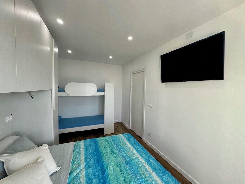 Renovated Apartment With Balcony