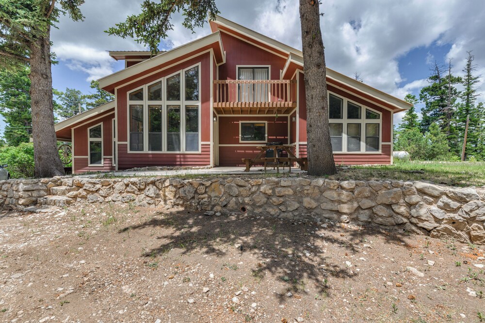 Cloudcroft Mtn Home w/ Patio, Walk to Golf Course! view 2