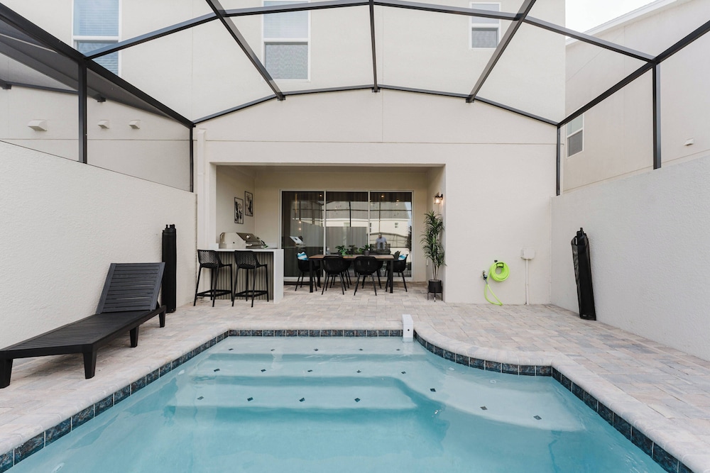 Orlando Getaway 6BR Home w Pool Near Disney