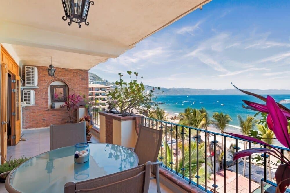 Ocean View 2Br Condo-balcony-beach-pool - 603